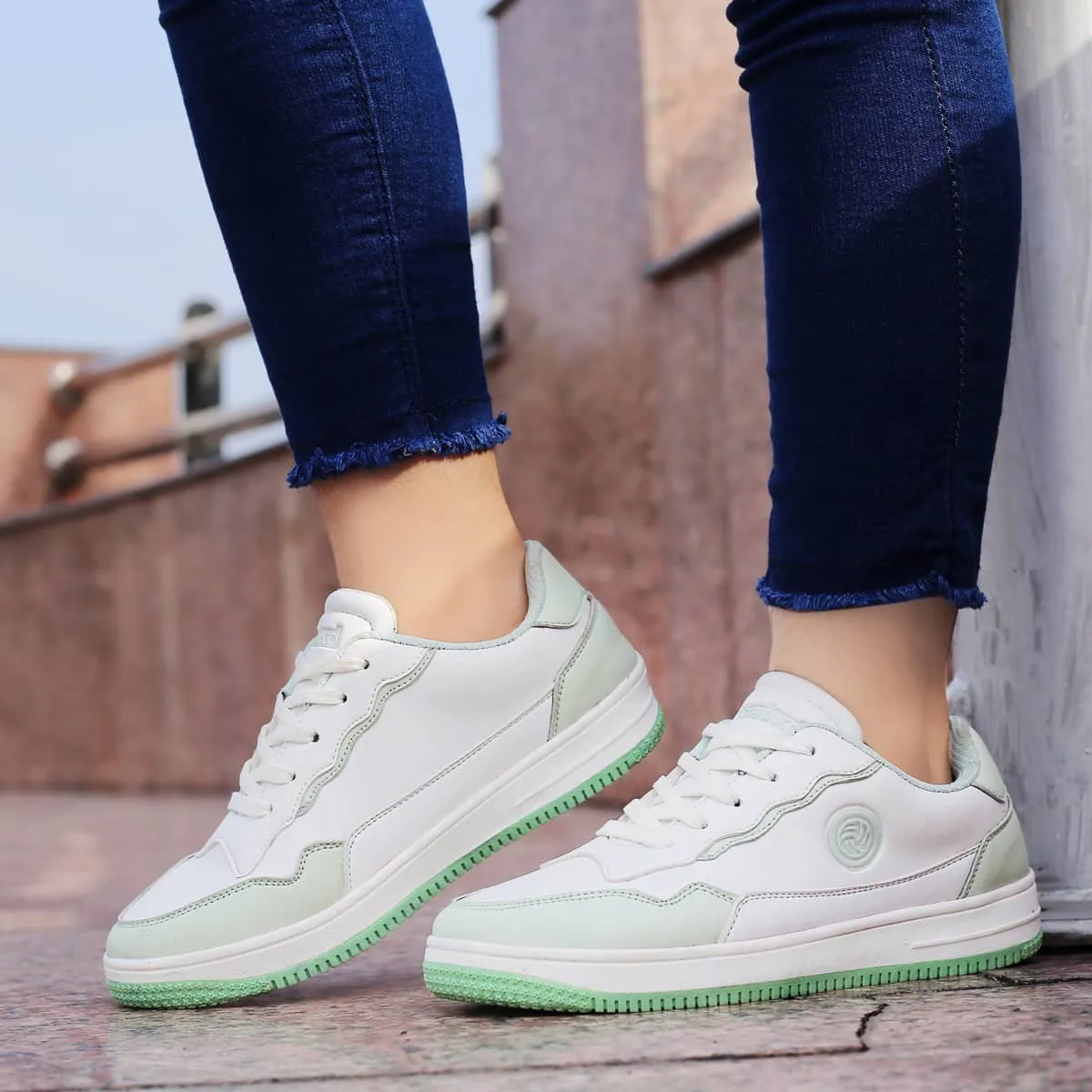 Bacca Bucci INFINITY Low Top Flache Sohle Mode Damen Sneakers