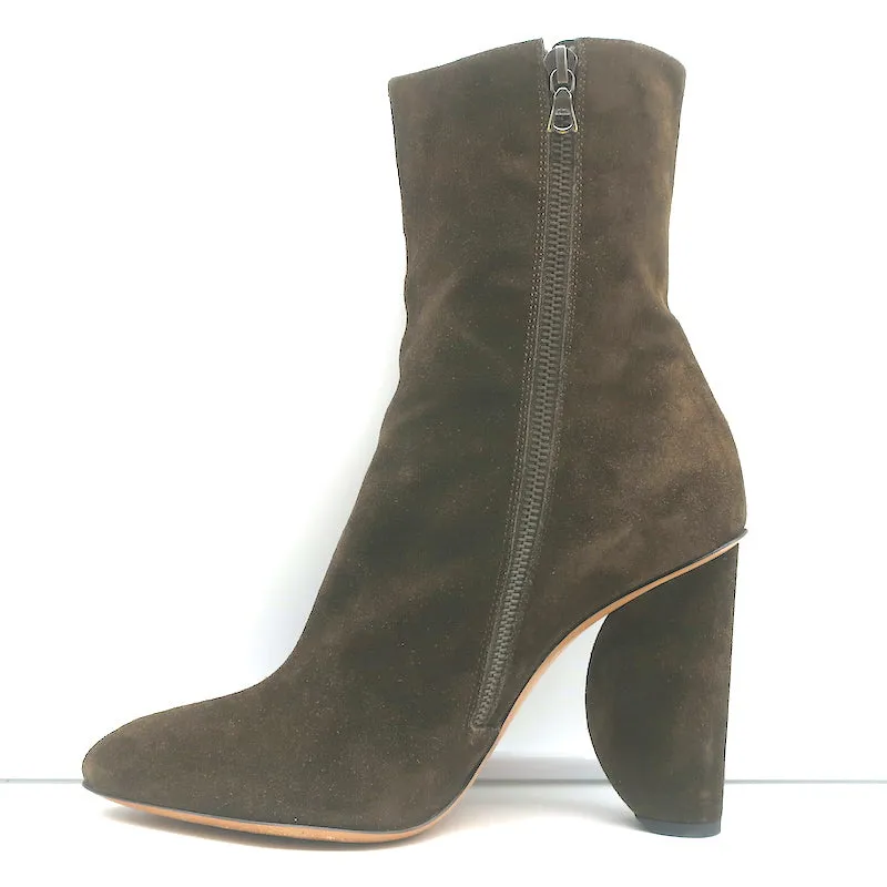 Dries Van Noten Stiefel mit gebogener Absatz Olive Wildleder Größe 41