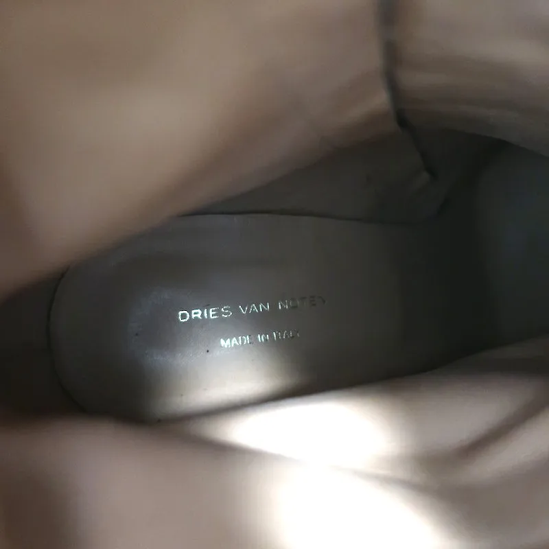 Dries Van Noten Stiefel mit gebogener Absatz Olive Wildleder Größe 41