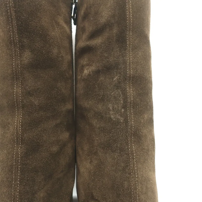 Dries Van Noten Stiefel mit gebogener Absatz Olive Wildleder Größe 41