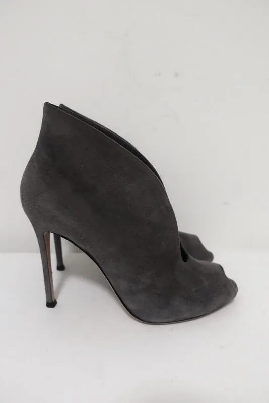 Gianvito Rossi Vamp Booties Grau Wildleder Größe 39.5 Peeptoe Knöchelstiefel