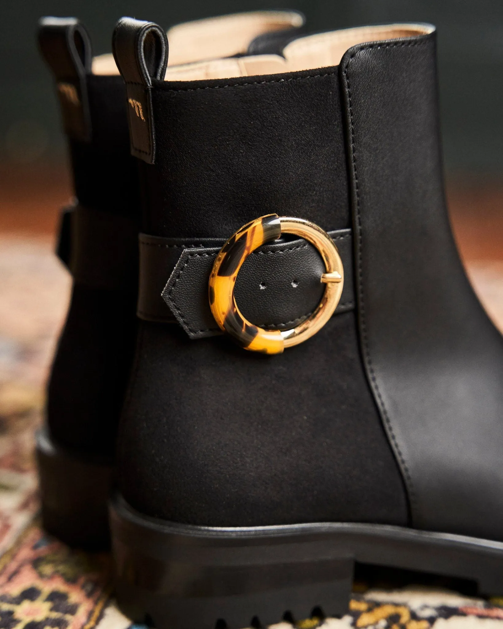 Maze Vegan Leder Schnürstiefel | Schwarz