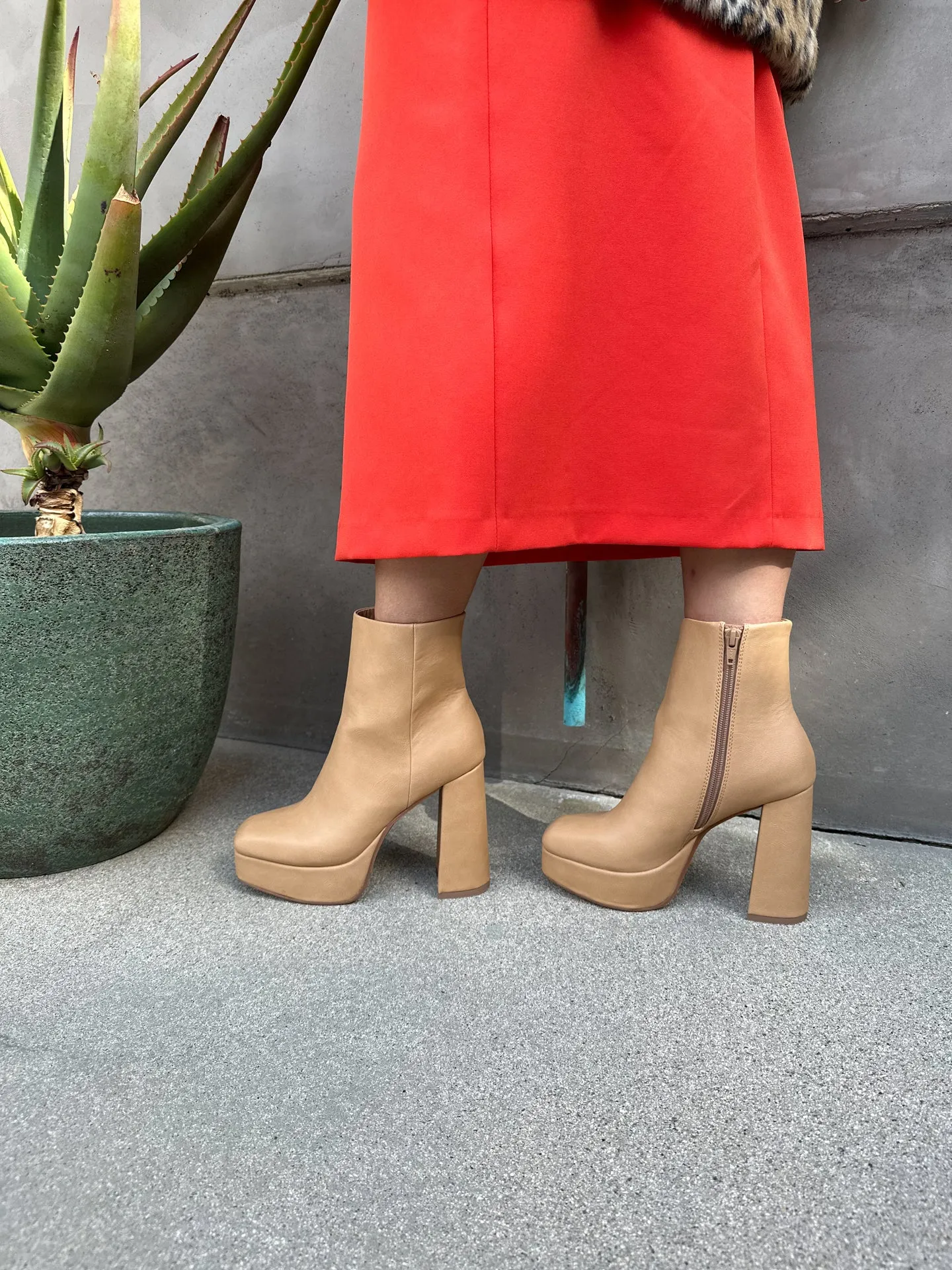Nobody But You Stiefel in Beige von BC Footwear