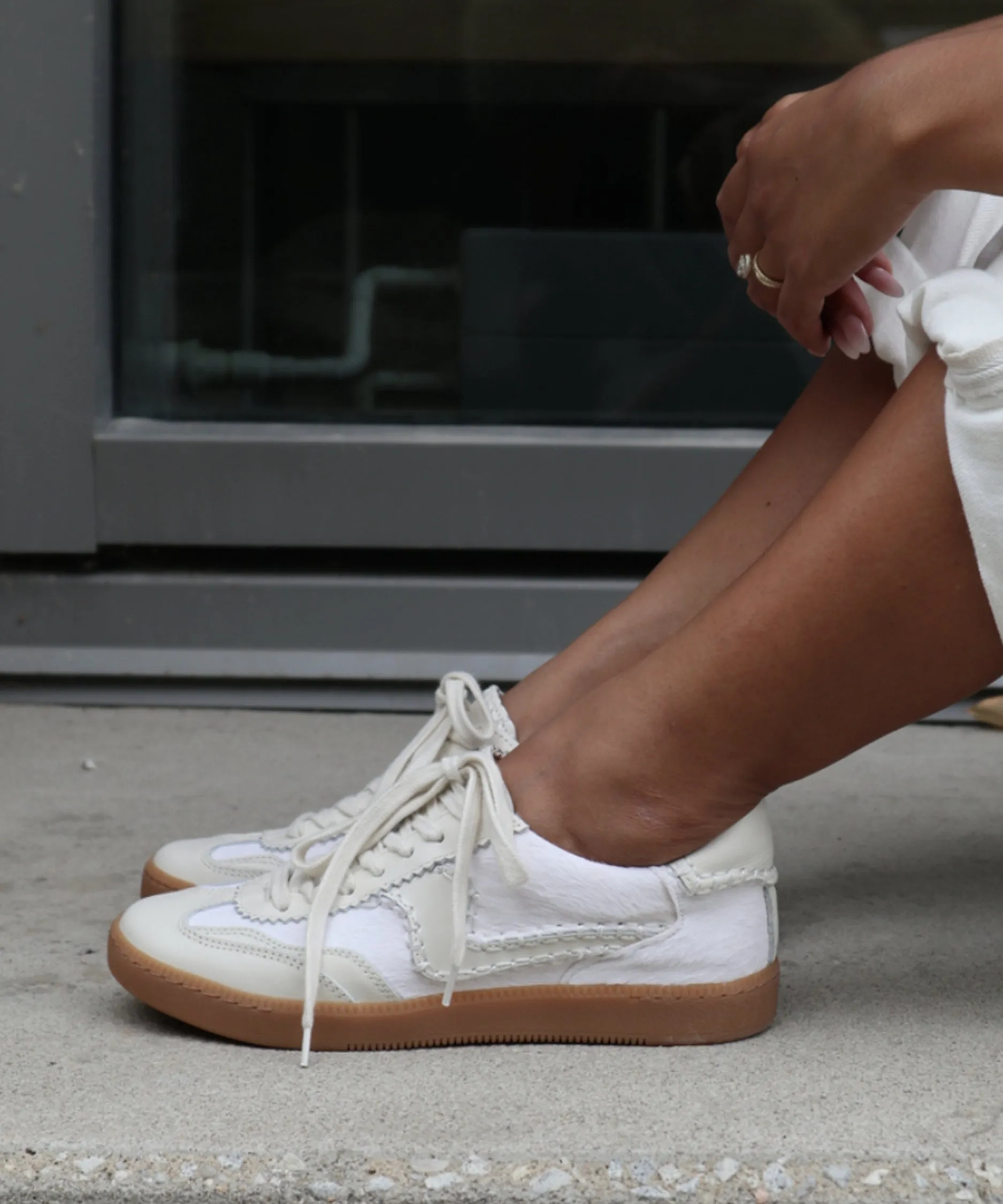 HINWEIS STITCH SNEAKERS ELFENBEIN KALBSHAAR