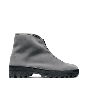 Reproduktion der gefundenen russischen Militärstiefel 540SS in dunkelgrauem Wildleder