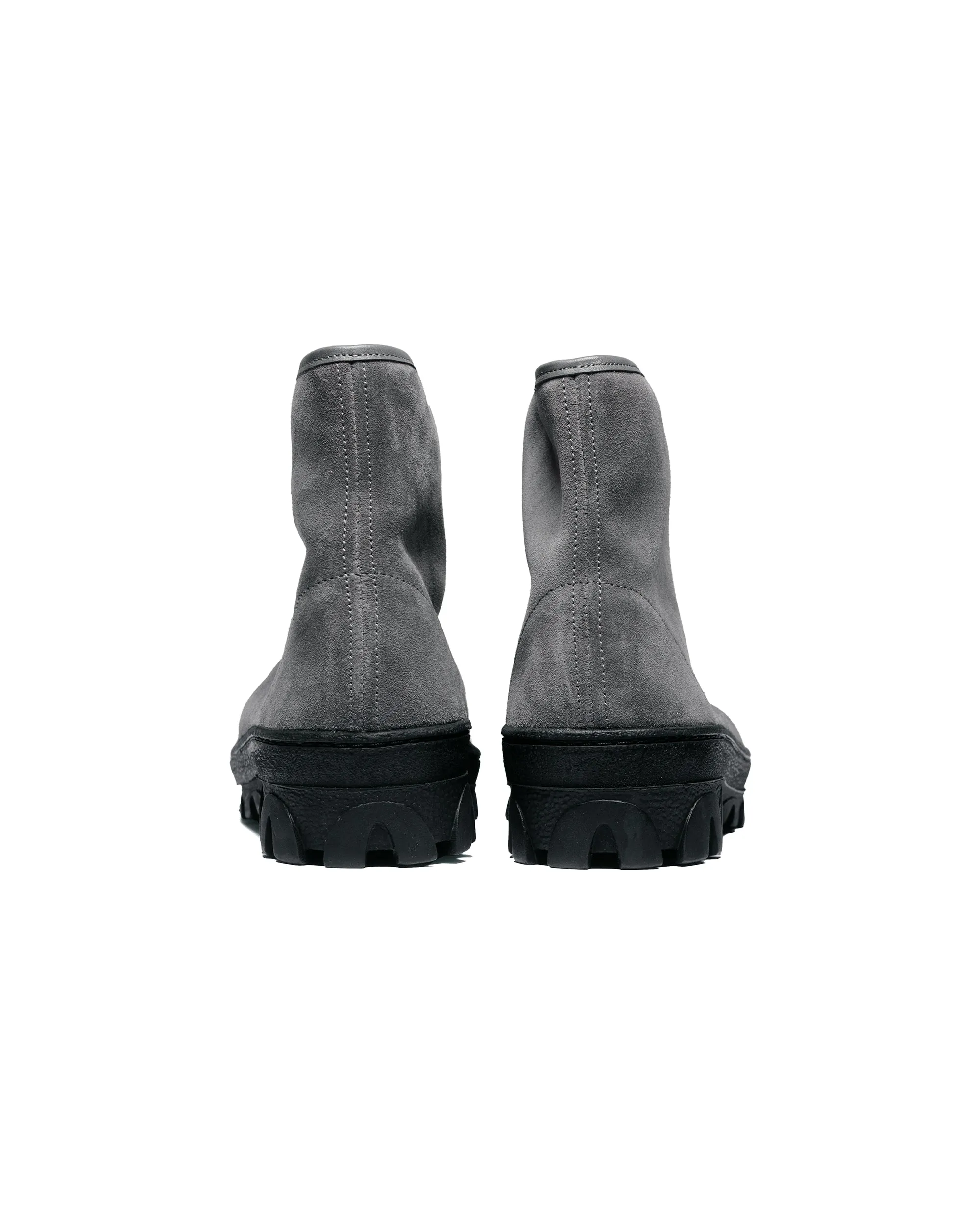 Reproduktion der gefundenen russischen Militärstiefel 540SS in dunkelgrauem Wildleder