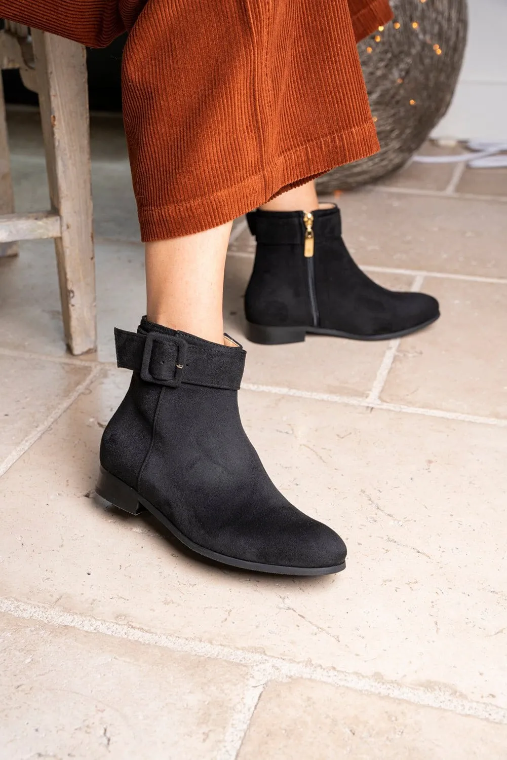 Saturn Recycelte Vegane Wildleder Stiefel | Schwarz