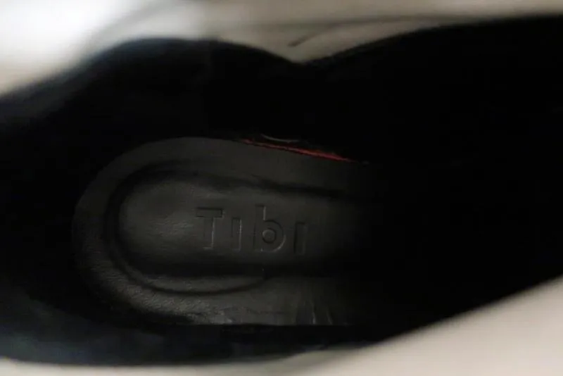 Tibi Knöchelstiefel Jeans Weiß Leder Größe 38 Kitten Absatz Sock Stiefeletten