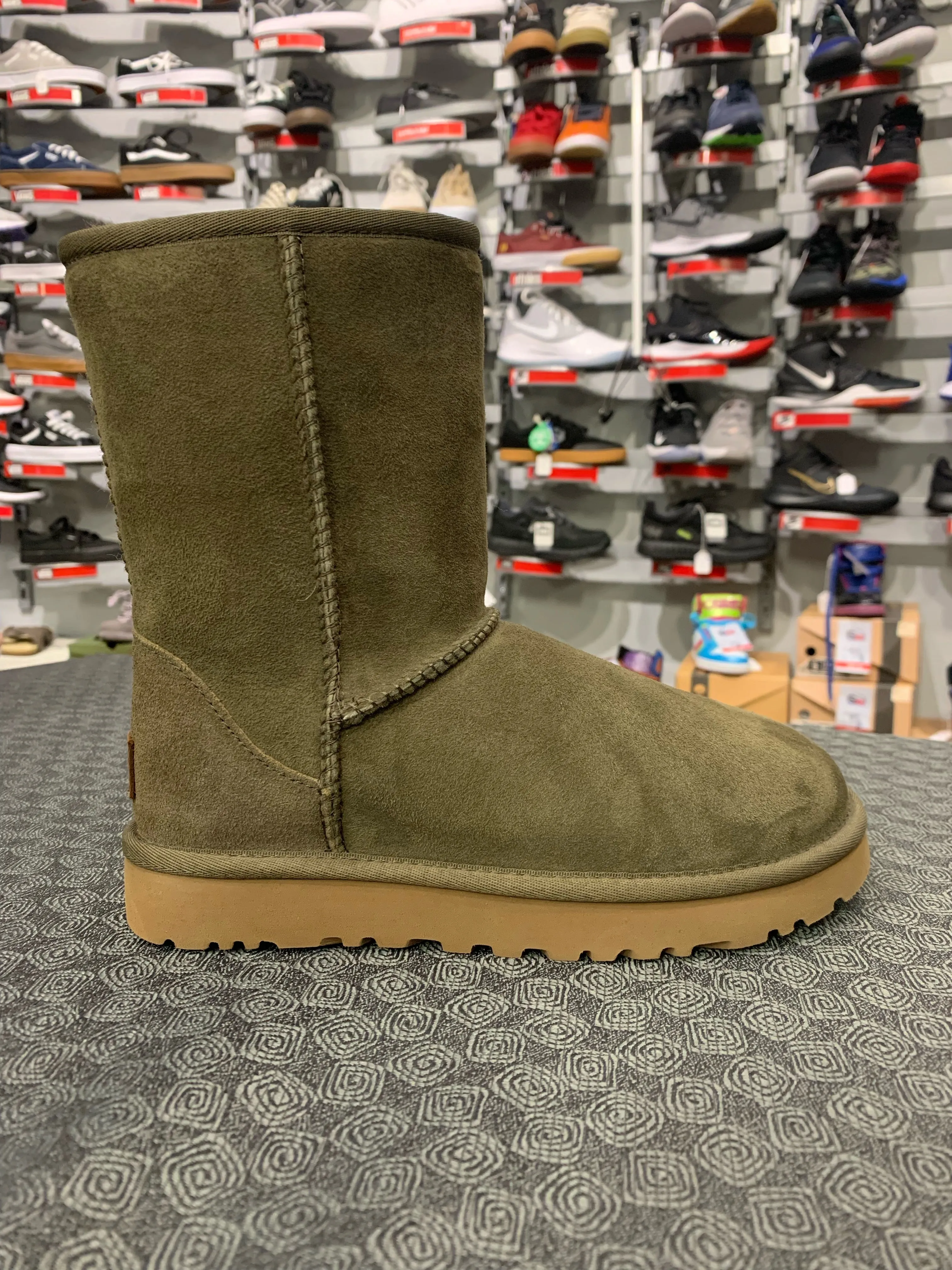 UGG CLASSIC SHORT II